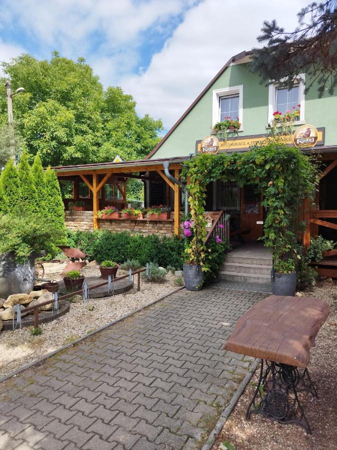 Restaurace A Penzion U Kuliku Raspenava Esterno foto